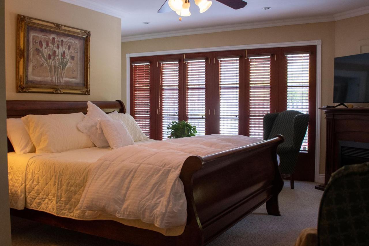 Bed & Breakfast Upper Canada Coach House Niagara-on-the-Lake
