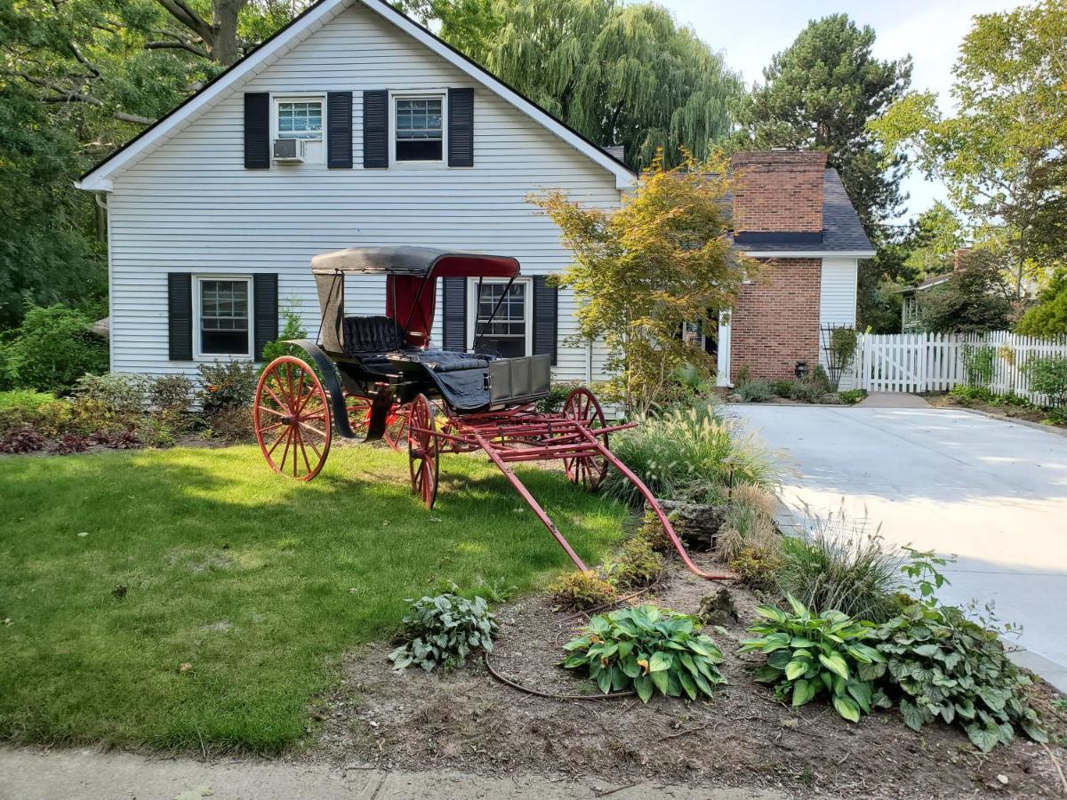 Upper Canada Coach House Bed & Breakfast